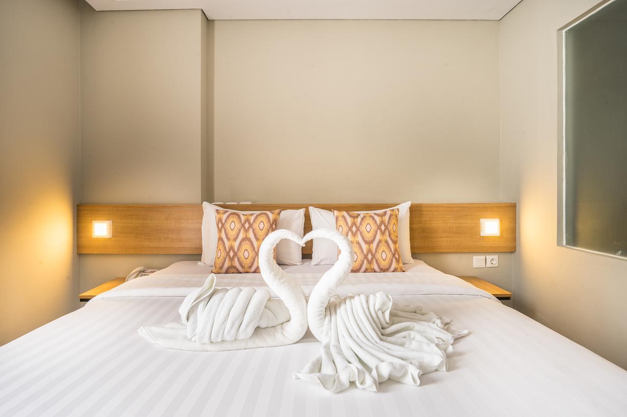 Maple Hotel Grogol Jakarta Exterior foto
