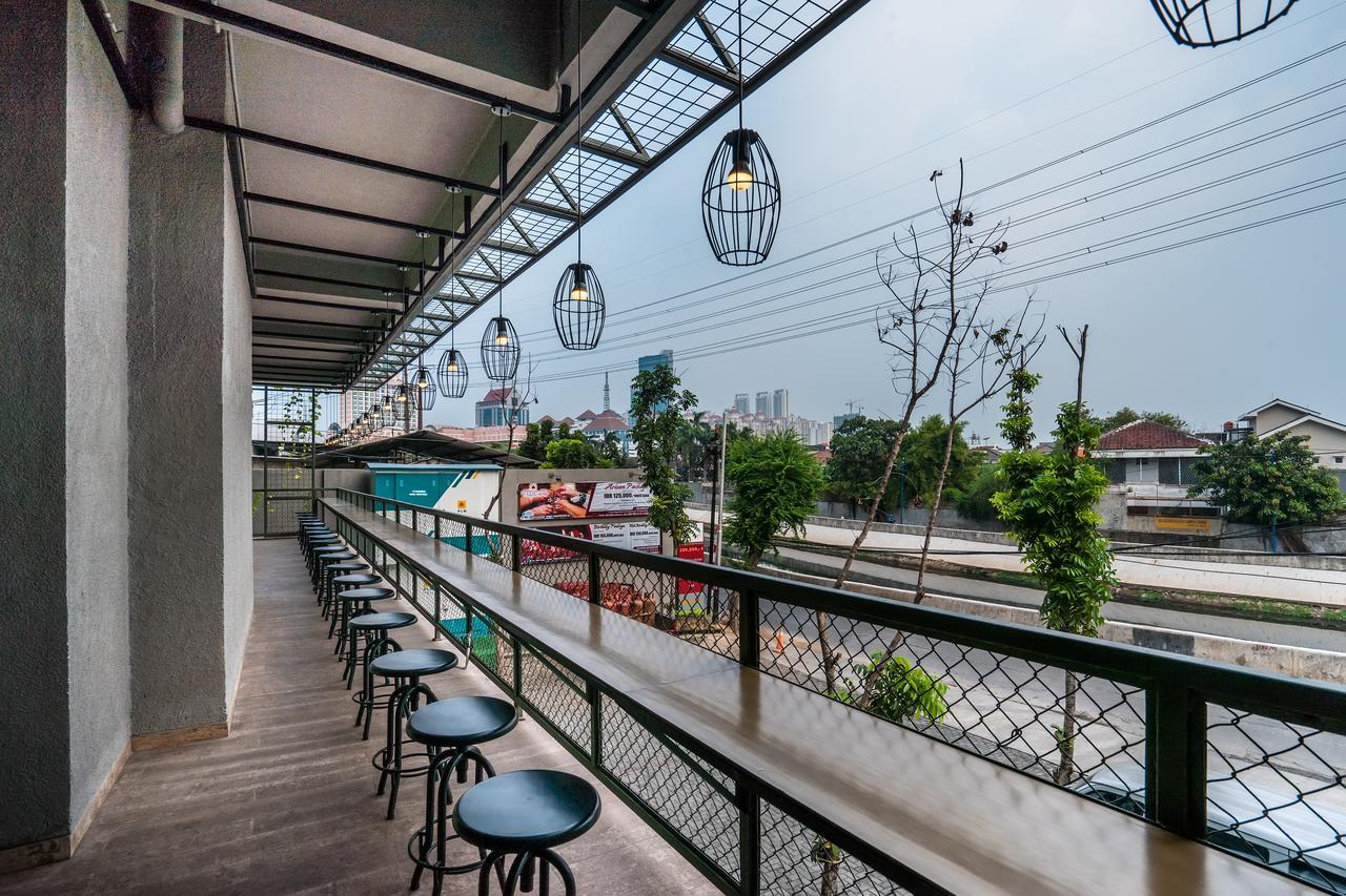 Maple Hotel Grogol Jakarta Exterior foto